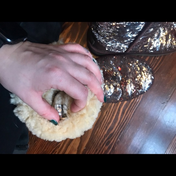 Authentic sequin uggs - Picture 4 of 6